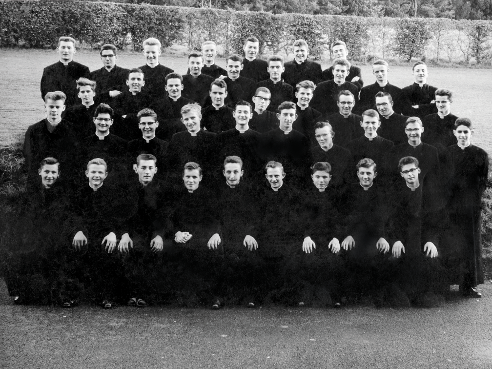 Black and white image of the class of October 1962