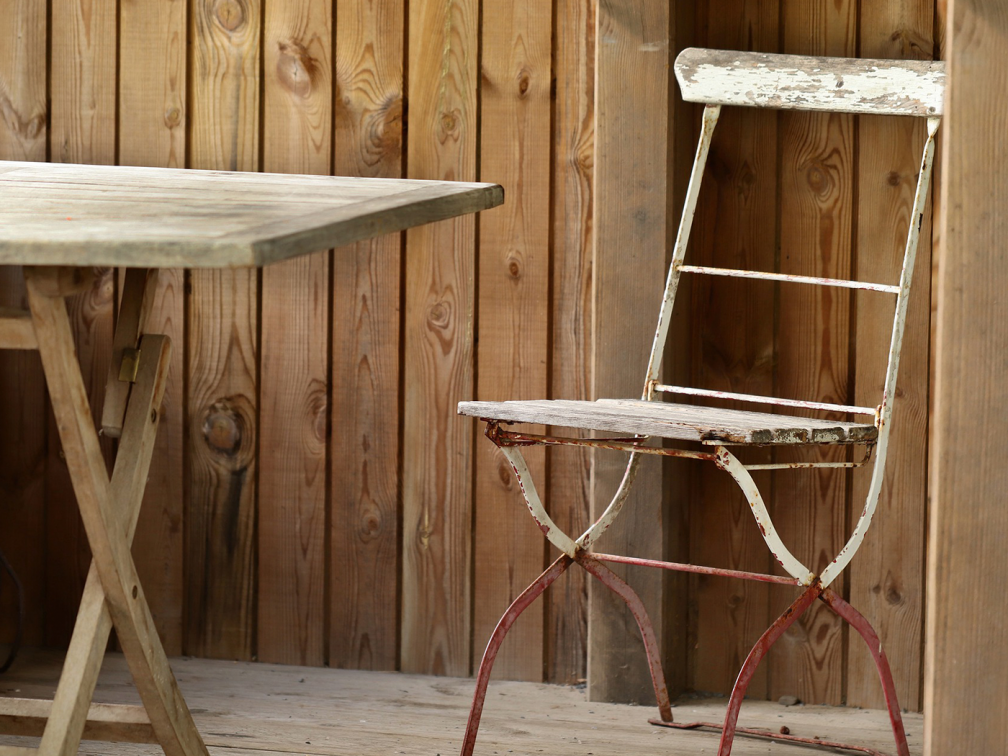 outdoor table and chair