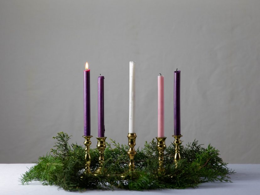 one candles lit on the advent wreath
