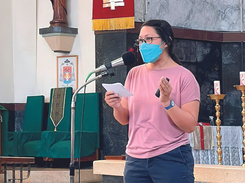 Jao addresses the congregation