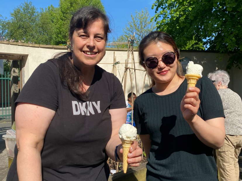 Nathalie and Suyoung enjoy an icecream whilst at Hope Garden