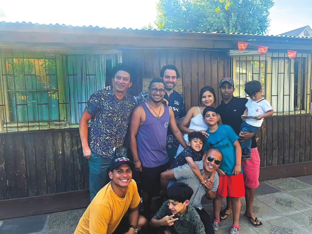 Families who are currently or formerly resident in Casa Bobbio went with Danny to the seaside town of El Quisco for a weekend holiday, funded by Columban donors.