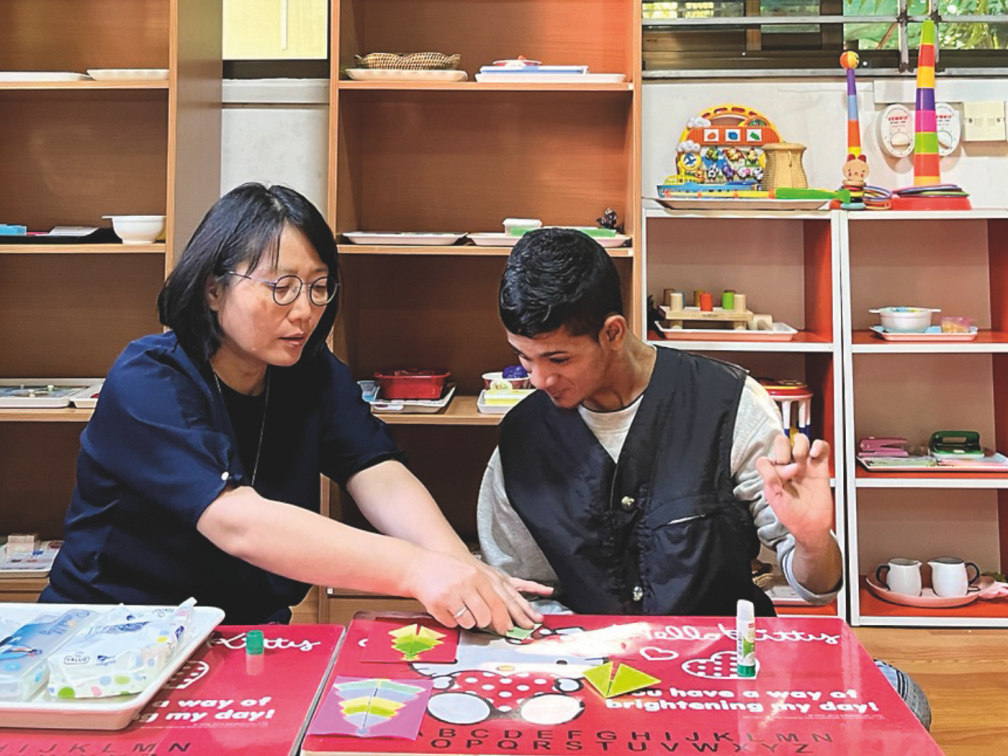 Columban missionaries Srs Theresa Kim, Kathleen Geaney and Cris de Leon with the Mandalay Interfaith group