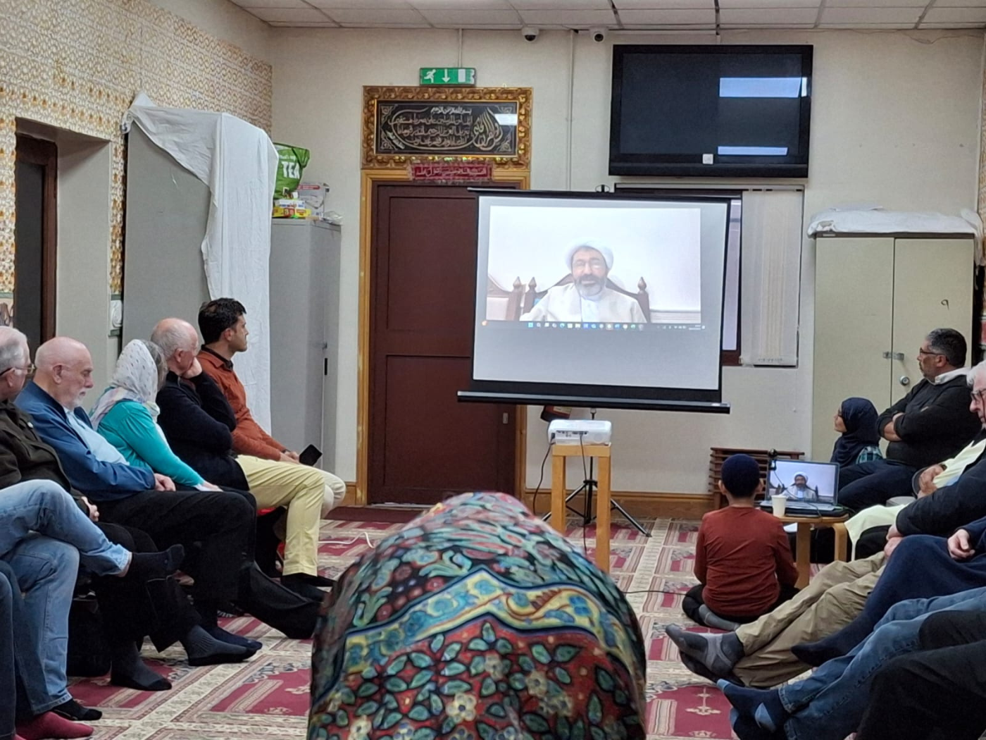 Sheikh Dr Mohammad Shomali talks to the group from Iran