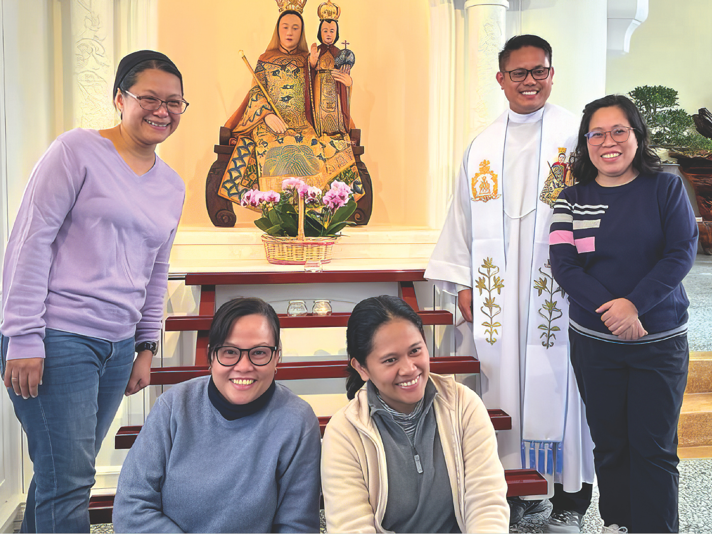 Reins Mosqueda (1st on right) with fellow Columban Lay Missionaries and Fr. Keneth Laorden of St. Christopher Parish in Taipei