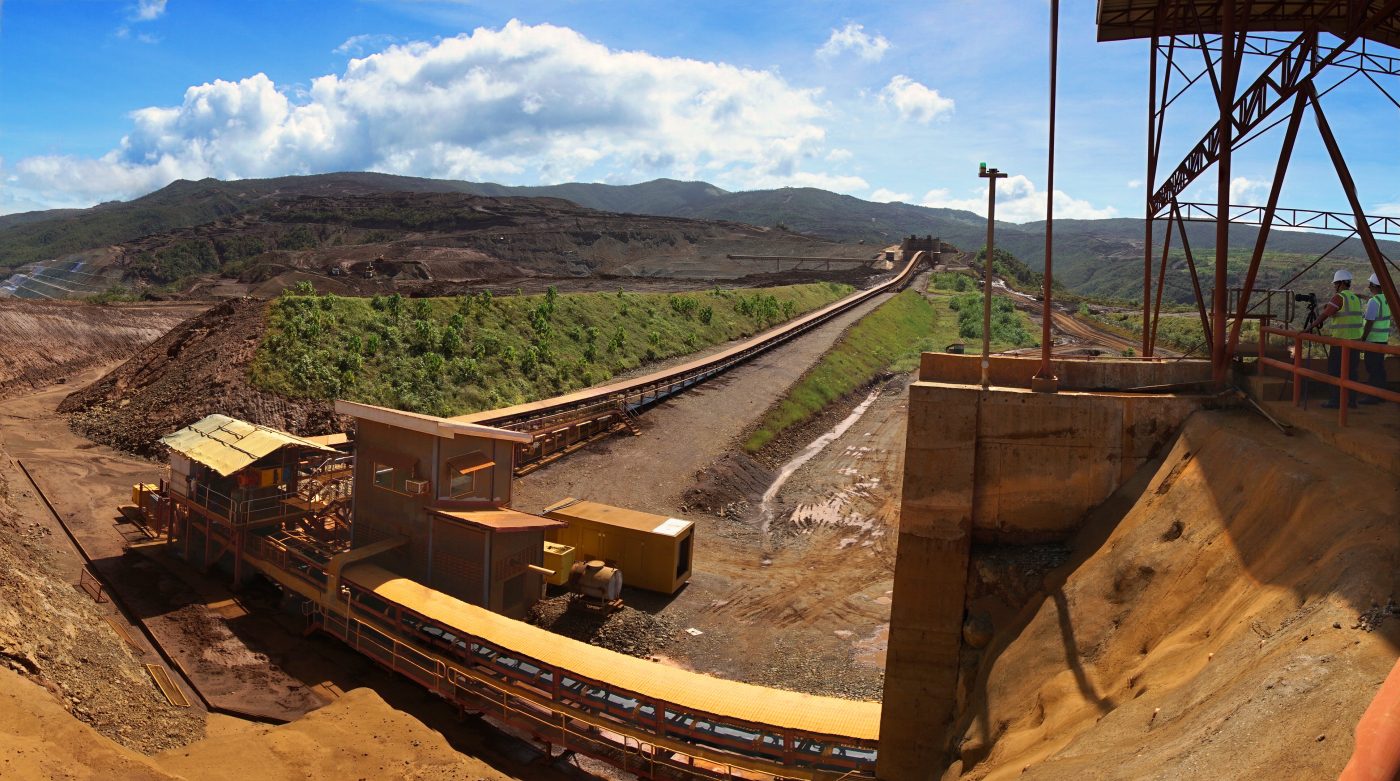 Ryan Dael of EITI, Taganito Mining Corp. nickel ore conveyor belts - Flickr, CC BY-SA 2.0