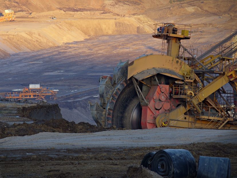 A mining excavator. Image credit: Pixabay.com