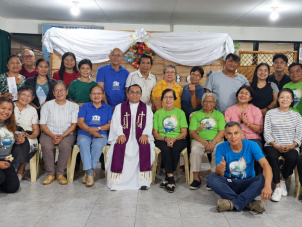 Mission Partners, Bernie (front) and Columban Fr. Jovito Dales during an Advent Recollection in Patag, Cagayan de Oro in Deceber 2024